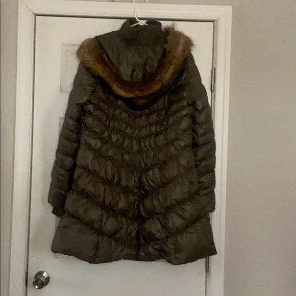 GILI Puffer Coat w/ Faux Fur - Picture 3 of 5